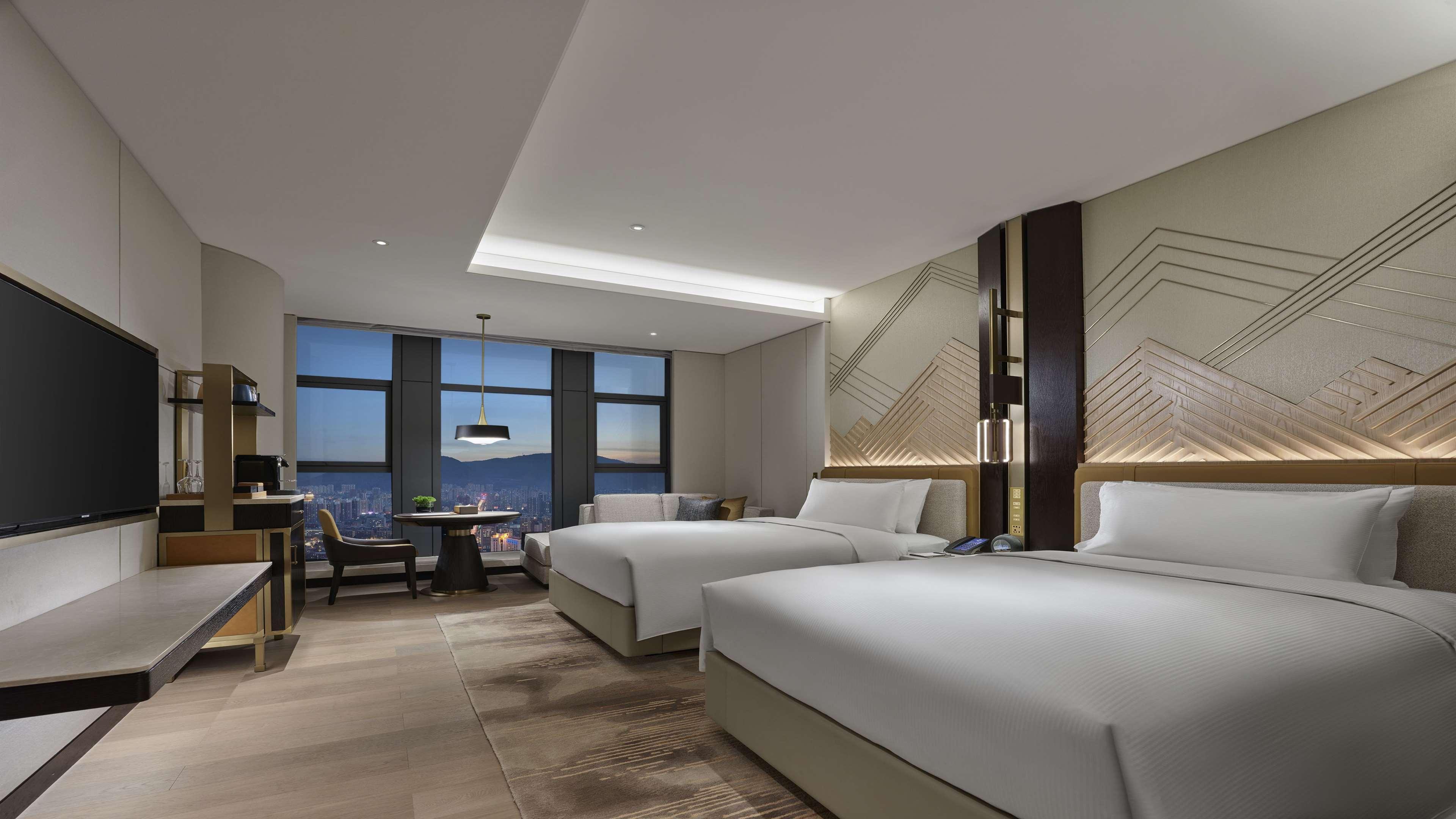 Hilton Lanzhou City Center Экстерьер фото