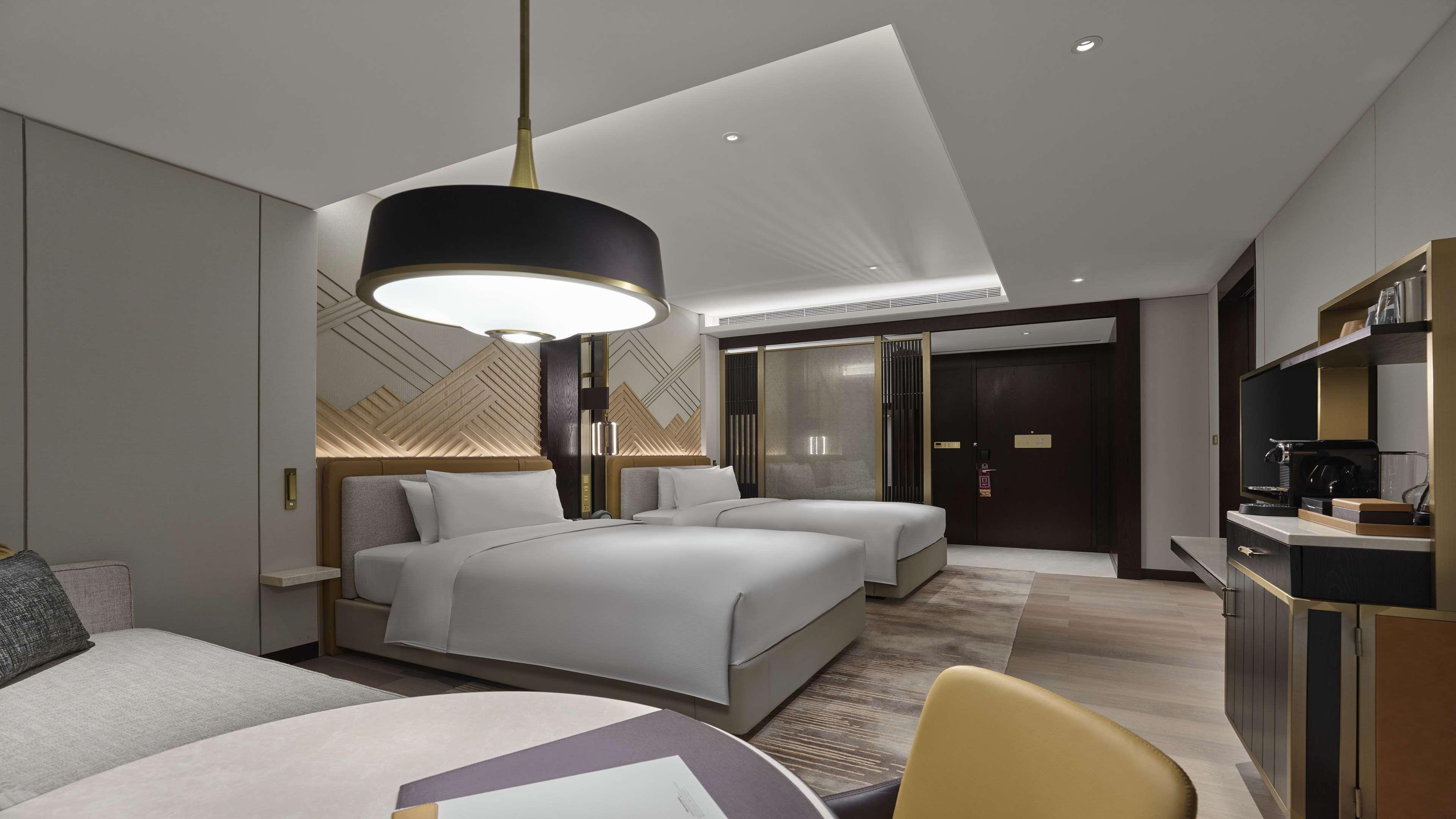 Hilton Lanzhou City Center Экстерьер фото