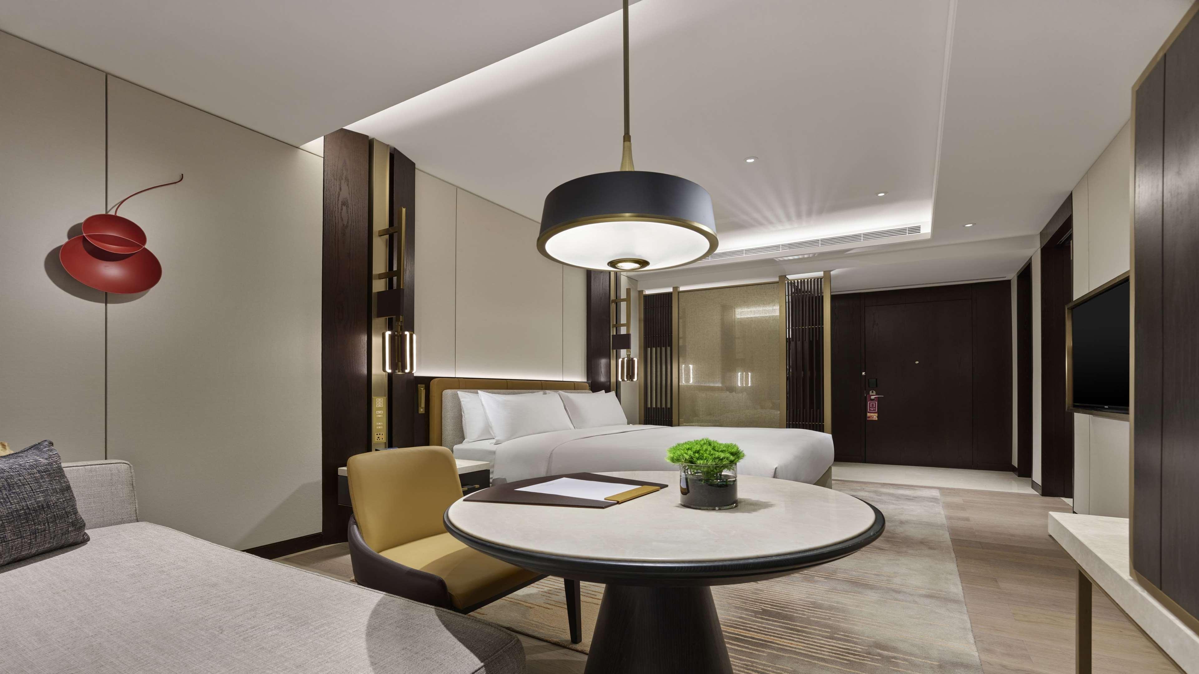 Hilton Lanzhou City Center Экстерьер фото