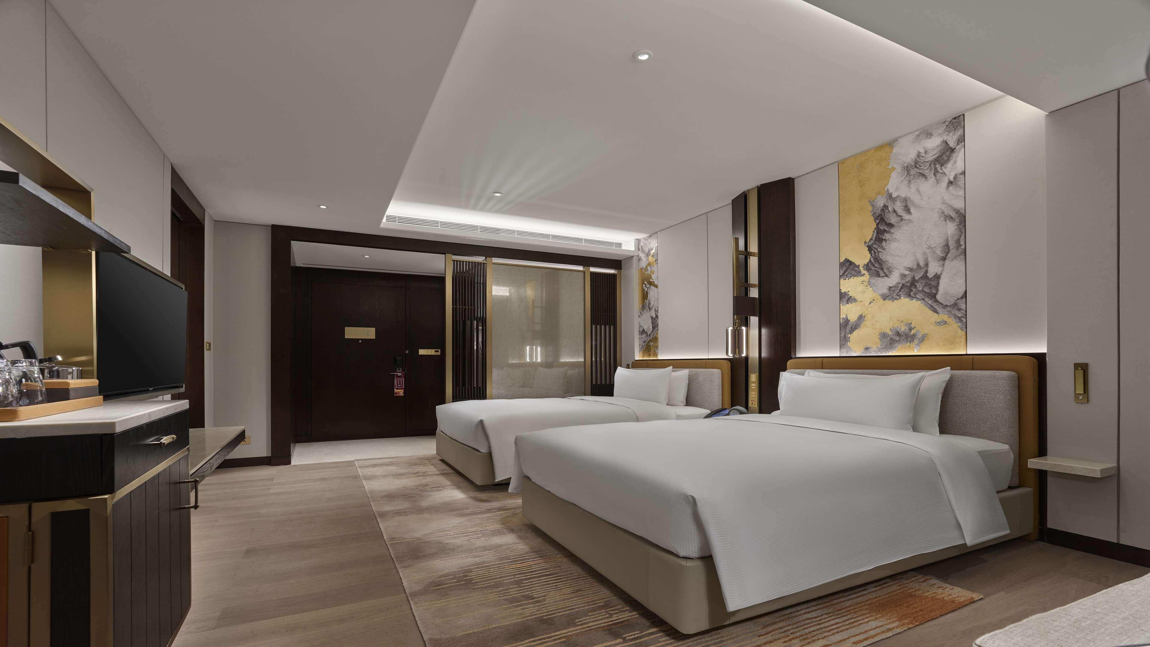 Hilton Lanzhou City Center Экстерьер фото