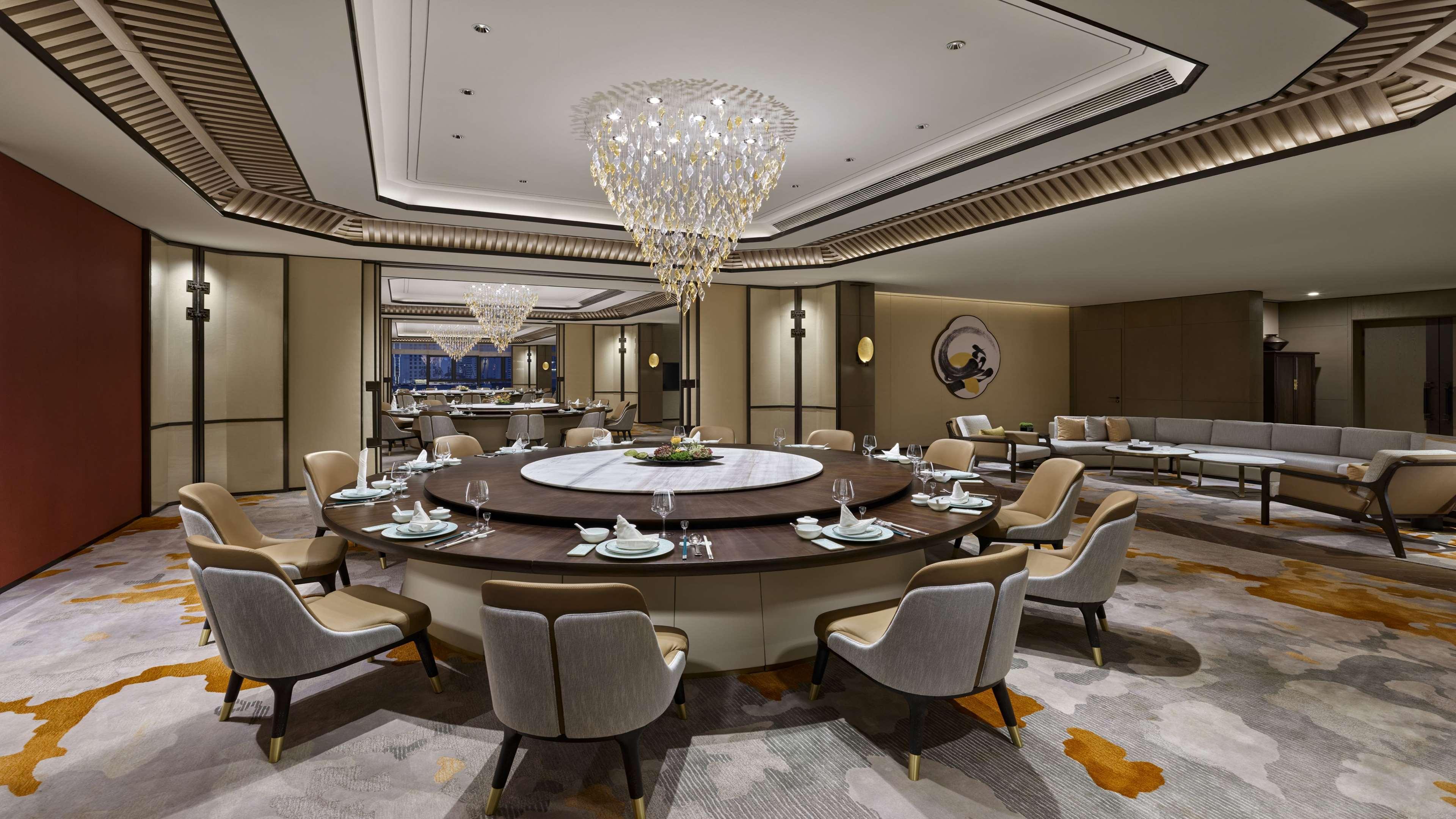 Hilton Lanzhou City Center Экстерьер фото