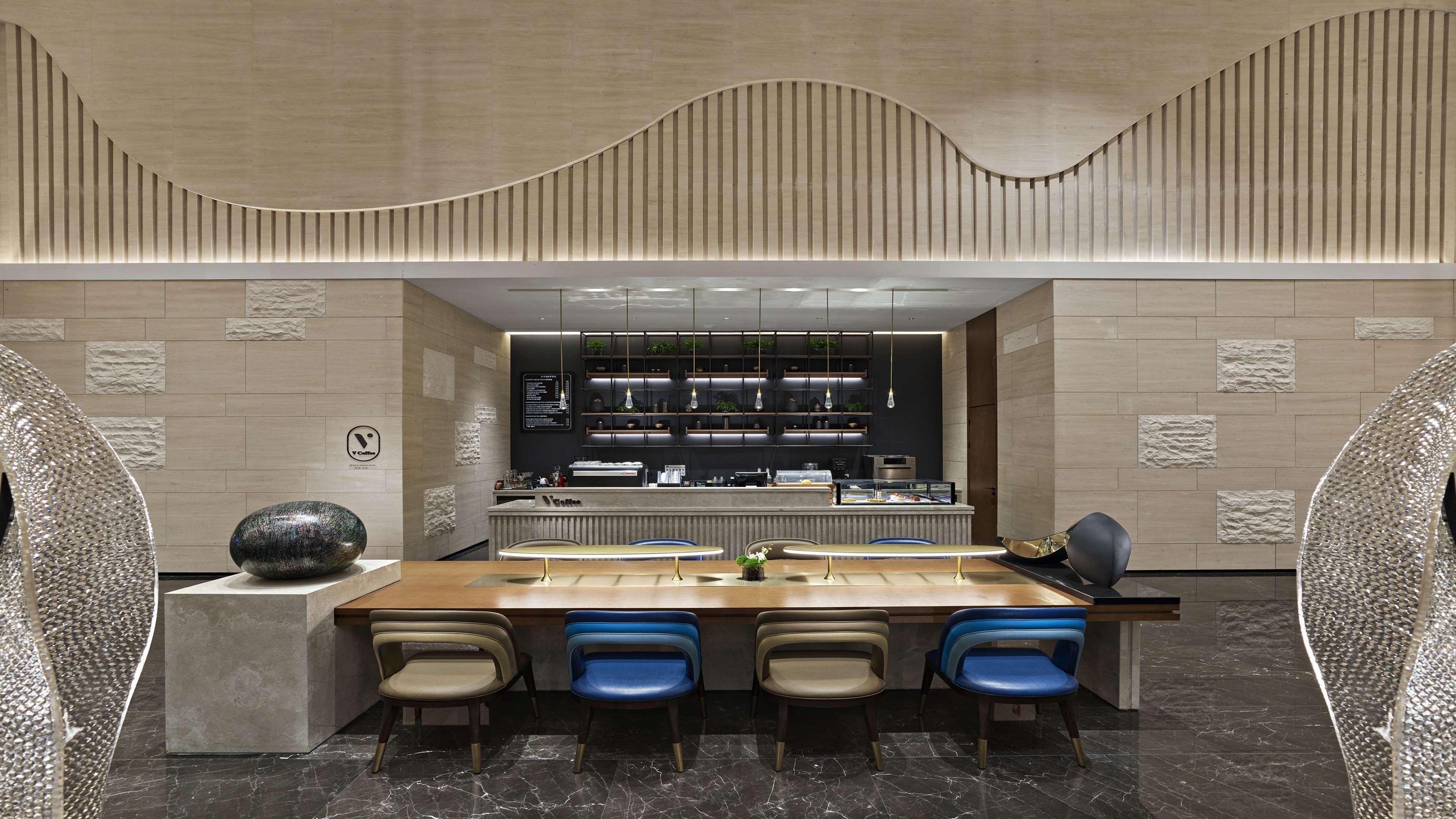 Hilton Lanzhou City Center Экстерьер фото