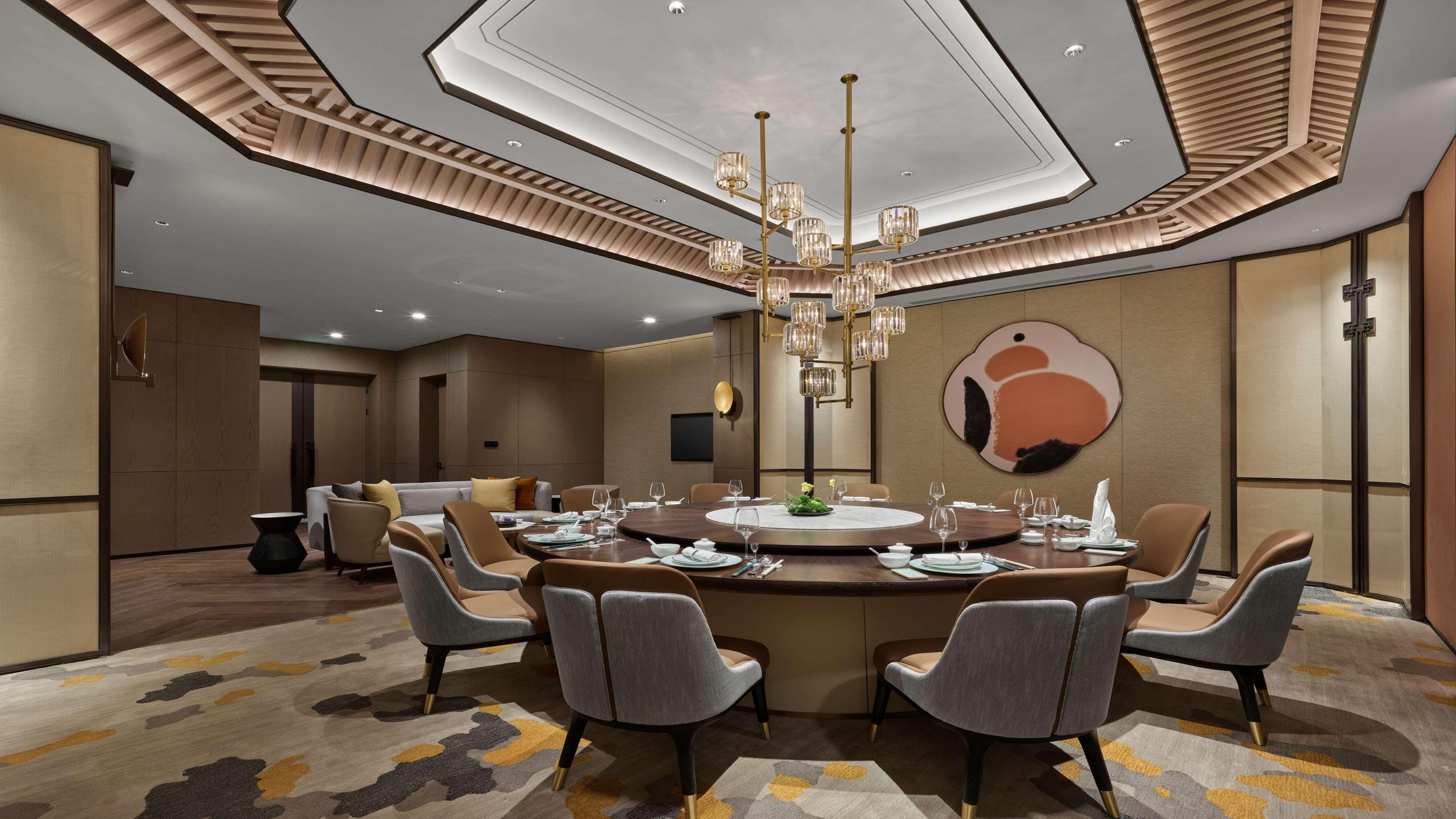 Hilton Lanzhou City Center Экстерьер фото