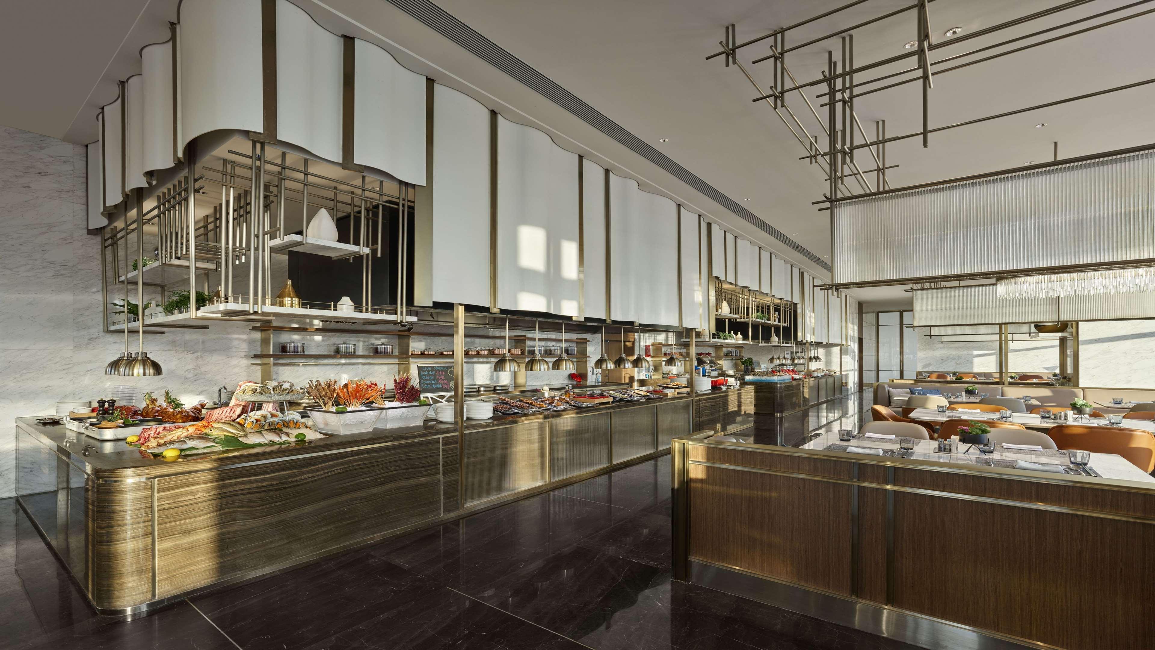 Hilton Lanzhou City Center Экстерьер фото