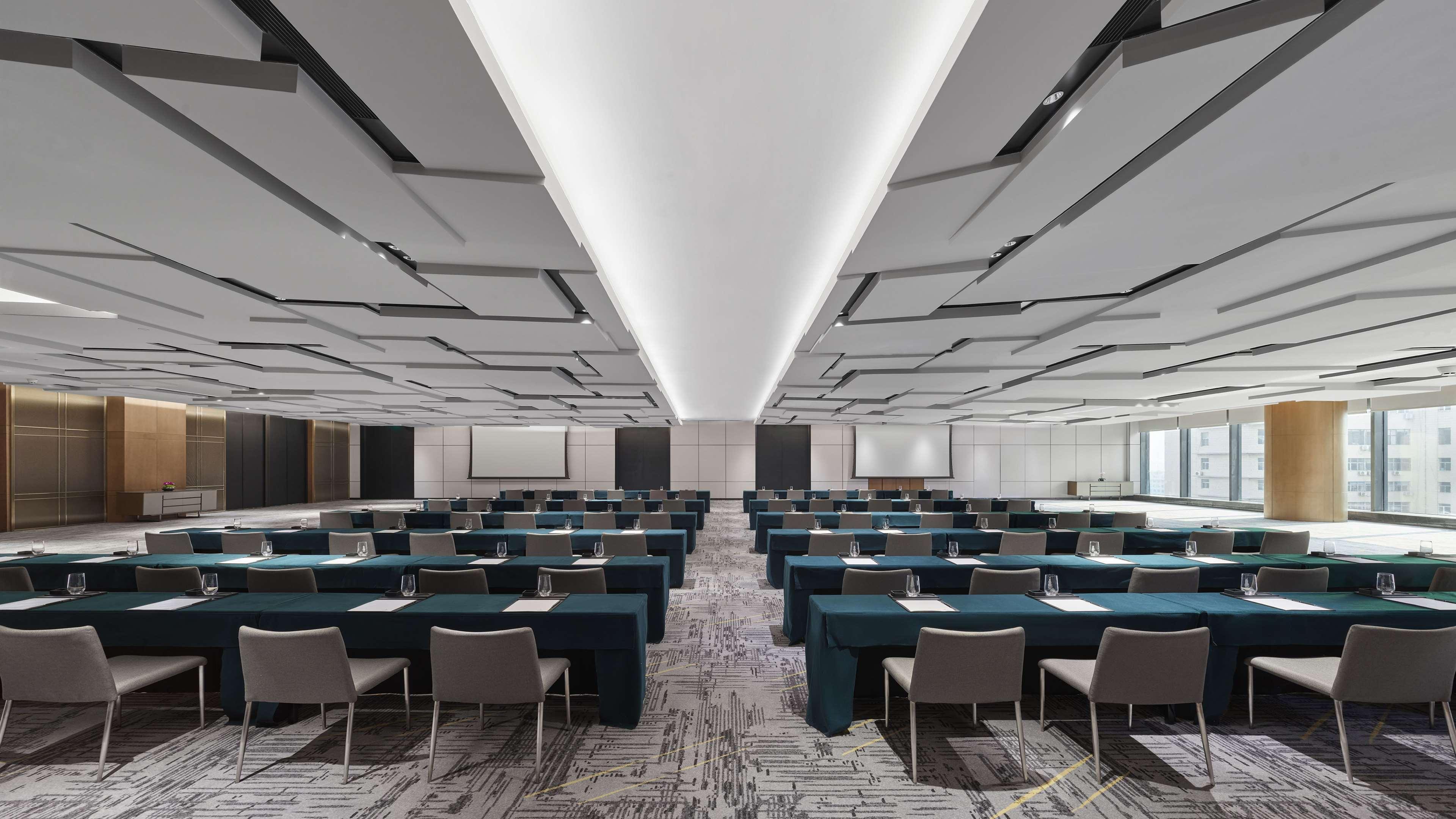 Hilton Lanzhou City Center Экстерьер фото