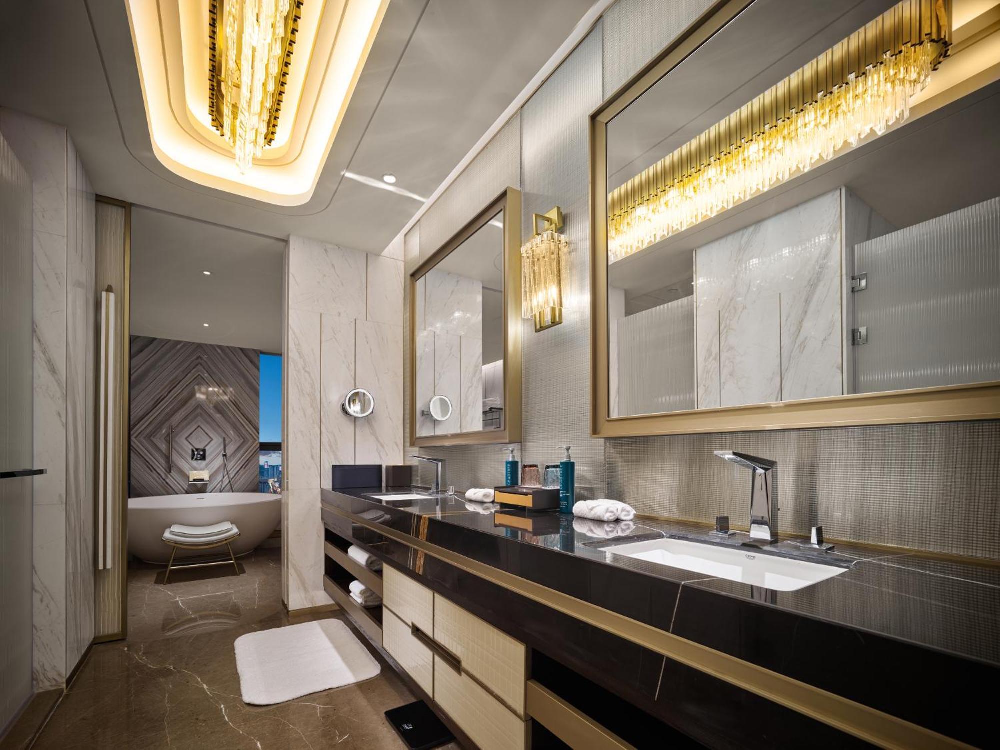 Hilton Lanzhou City Center Экстерьер фото